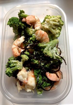 ブロッコリーとエビの塩昆布和え-レシピのメイン写真