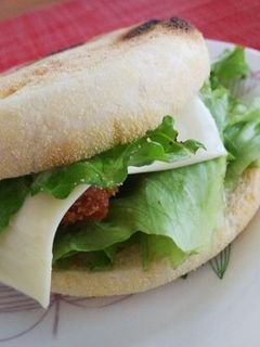 超簡単ボリューム☆メンチカツバーガー-レシピのメイン写真