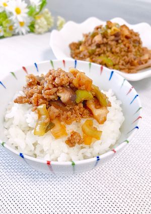 子供喜ぶ♡ひき肉と椎茸のごはん泥棒♪-レシピのメイン写真