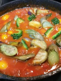 野菜とミンチ炒めてトマト缶で煮る-レシピのメイン写真