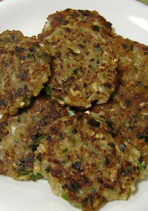 余った餃子の具で❤お好み焼き風チヂミ餃子-レシピのメイン写真
