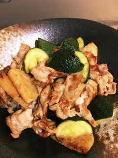 豚と山芋とズッキーニの梅ポン酢炒め-レシピのメイン写真