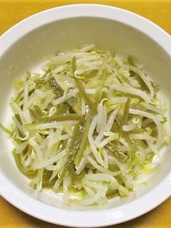 おつまみの「茎わかめ」ともやしの和え物♪-レシピのメイン写真
