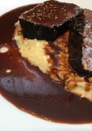 ホロホロお肉のブラザートジャガピュレ添え-レシピのメイン写真