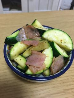 ズッキーニのベーコン炒め お弁当にも!-レシピのメイン写真