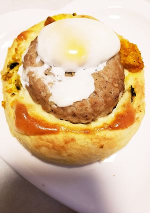 ハロウィンお月見ハンバーグカボチャパン-レシピのメイン写真