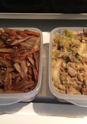 キャベツの煮物??家の常備菜(写真右)-レシピのメイン写真