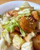 キャベツとさつま揚げの胡麻醤油炒め