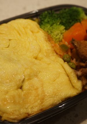 卵乗っけで♪簡単オムライス弁当-レシピのメイン写真