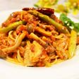 アスパラとしめじの鯖缶トマトパスタ