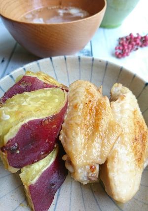 ほっこり♪サツマイモと手羽先の甘酒醤油煮-レシピのメイン写真