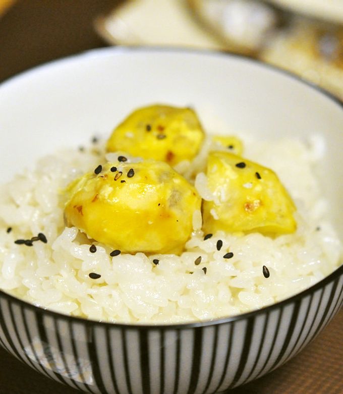 栗ごはん 茨城の栗と新米を炊いた栗ごはん by kuisugiマサ 【クックパッド