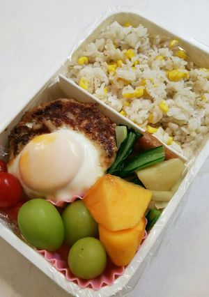 お弁当(9/26)目玉焼きのせハンバーグ-レシピのメイン写真