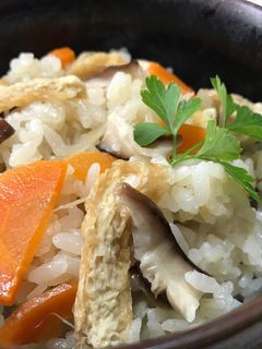 素朴な味わい!炊き込みご飯♫-レシピのメイン写真