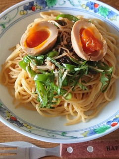 煮卵付き♪えのきとピーマンの生姜パスタ-レシピのメイン写真