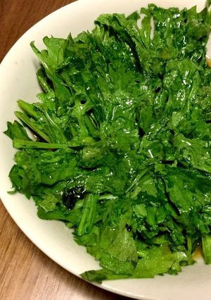 やみつき！春菊の熱々ごま油かけ-レシピのメイン写真