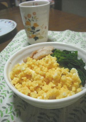 電子レンジで色鮮やか☆卵のそぼろ-レシピのメイン写真