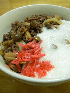 牛肉ときのこの山かけ丼-レシピのメイン写真
