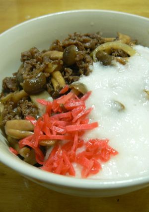 牛肉ときのこの山かけ丼-レシピのメイン写真