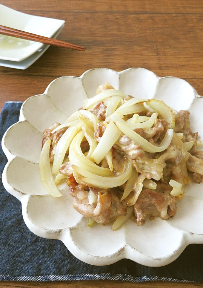 豚肉と玉ねぎの照りマヨ炒め♪お弁当にも◎-レシピのメイン写真