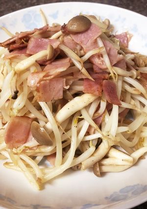 もやしとベーコンとしめじ炒め-レシピのメイン写真