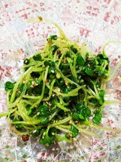 簡単 かいわれ大根のごま和え-レシピのメイン写真