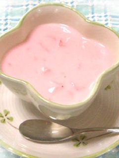 たっぷりいちごのヨーグルト-レシピのメイン写真