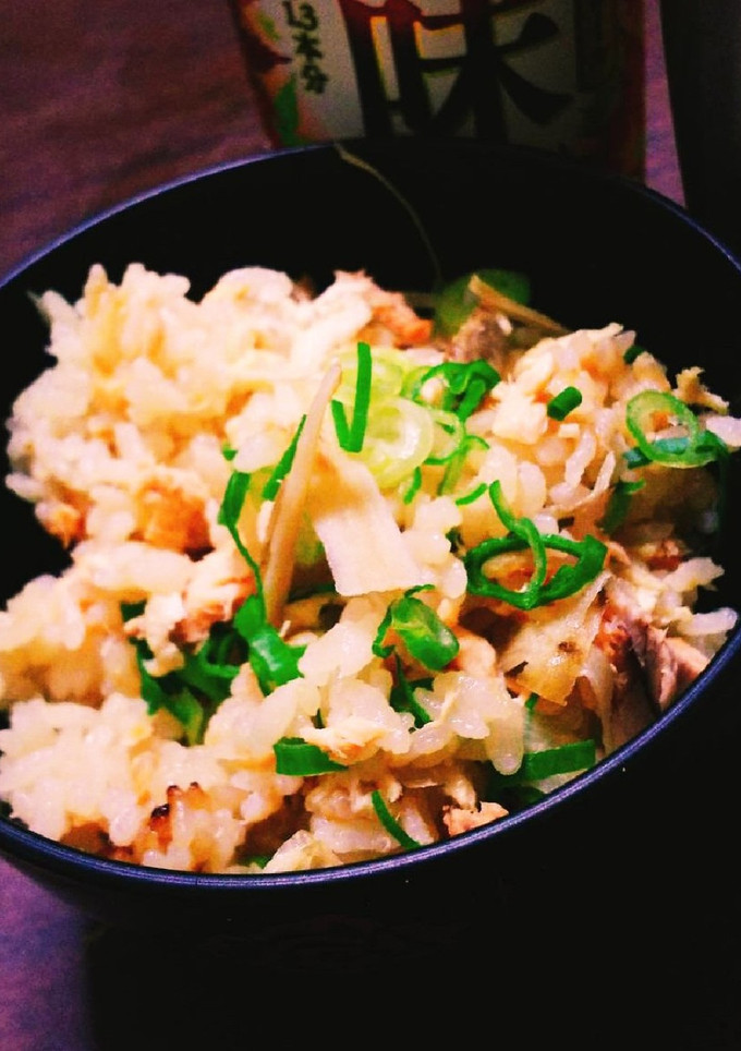 白だし簡単！旬鮭たっぷり炊き込みご飯♪-レシピのメイン写真