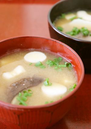 朝夕♪美味♪里芋エリンギ豆腐のみそ汁-レシピのメイン写真
