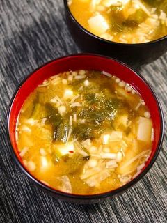 簡単!キムチ風味☆わかめ豆腐のお味噌汁-レシピのメイン写真