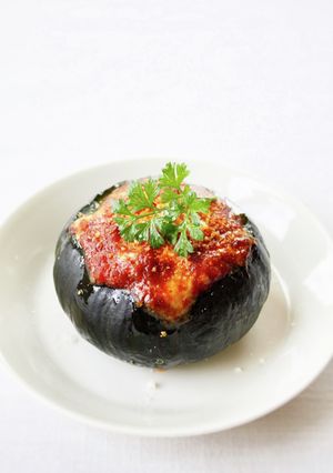 ミニカボチャで【南瓜の丸ごとグラタン】-レシピのメイン写真