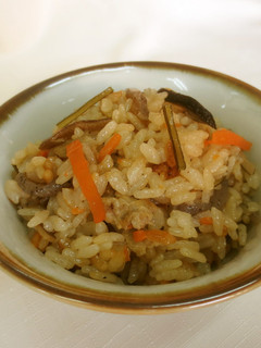 沖縄風 昆布と豚肉の炊き込みご飯-レシピのメイン写真