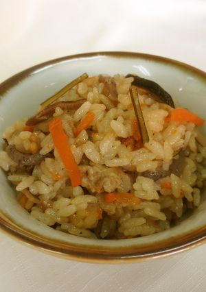 沖縄風 昆布と豚肉の炊き込みご飯-レシピのメイン写真
