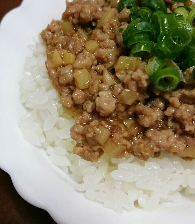 豚ひき肉丼☆肉まん味-レシピのメイン写真