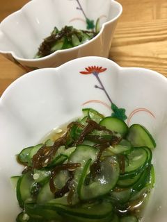 酸っぱいもずく酢に☆もずくのキュウリ和え-レシピのメイン写真