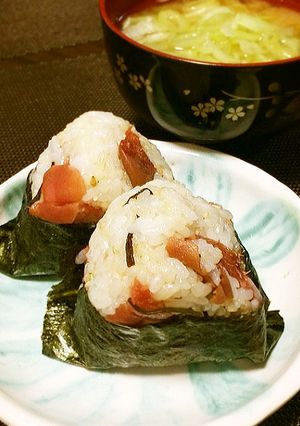 梅入り、ご馳走おにぎり♪-レシピのメイン写真