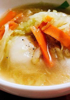冷凍餃子と残り物の野菜で中華スープ-レシピのメイン写真