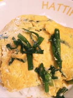 【春休みの簡単レシピ】ガーリックにら玉丼-レシピのメイン写真