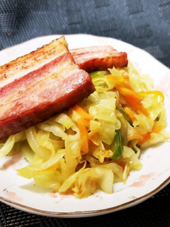厚焼きベーコンのカレー炒め弁当のおかず-レシピのメイン写真