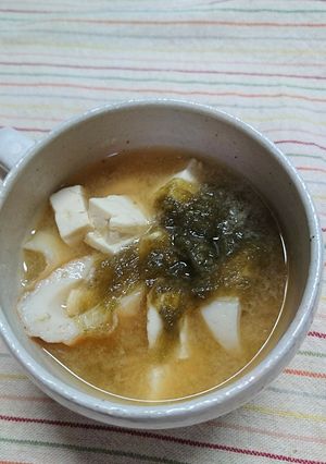 豆腐とちくわととろろ昆布のお味噌汁-レシピのメイン写真