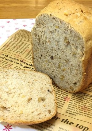 ハチミツ入り　ふんわり簡単クルミ食パン-レシピのメイン写真