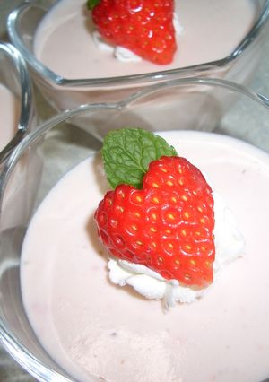★いちごが作るストロベリーレアチーズ★-レシピのメイン写真