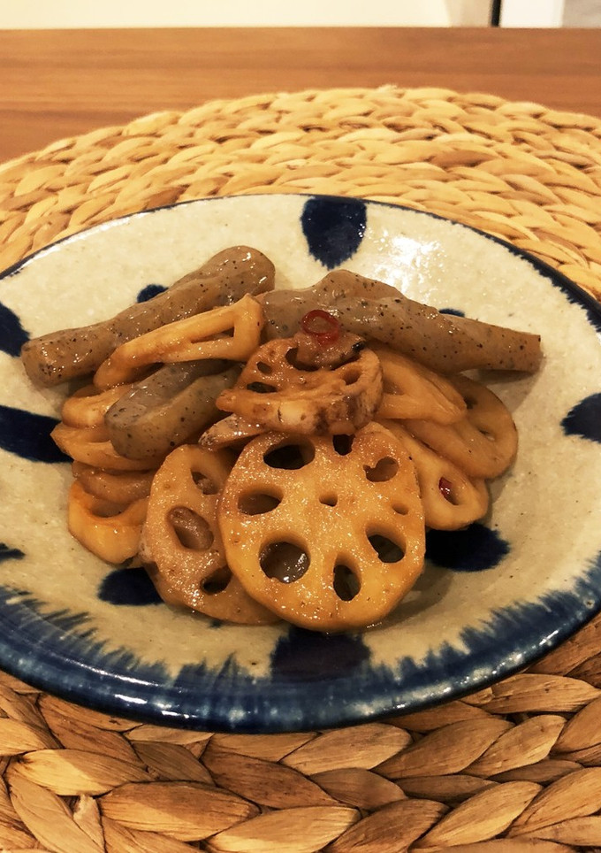簡単！蓮根とこんにゃくの甘辛炒め-レシピのメイン写真