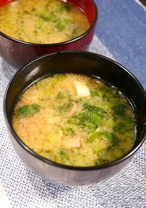 簡単！小松菜とカニカマのごま味噌汁-レシピのメイン写真