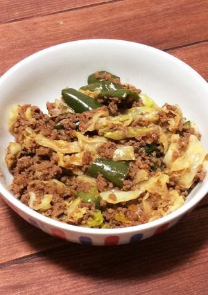 ひき肉ピリ辛炒め→ピリ辛豆乳スープ-レシピのメイン写真