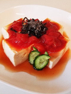 トマトと塩昆布のせ冷や奴-レシピのメイン写真