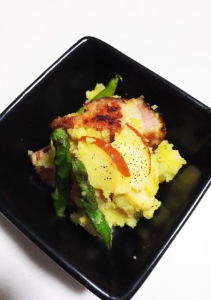 ベーコンとスモークチーズのカレーポテサラ-レシピのメイン写真