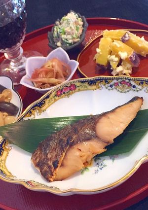 ぶり醤油漬けと秋食材で晩酌 糖質制限-レシピのメイン写真