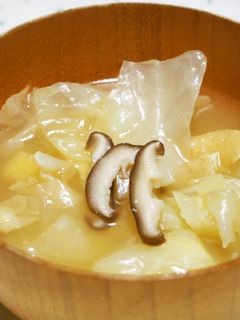 キャベツと椎茸の味噌汁♪-レシピのメイン写真