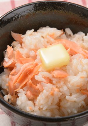 鮭と醤油バターの混ぜごはん-レシピのメイン写真
